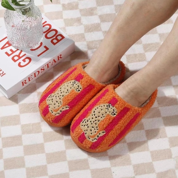 Colorful Leopard Plush Slippers | Memory Foam | Cozy Pull-On - Picture 2 of 3